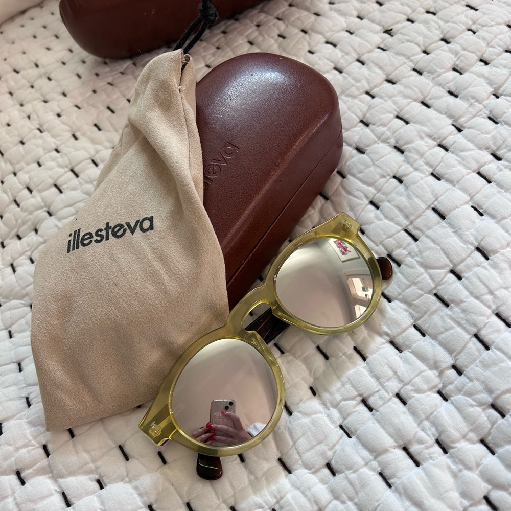 Illesteva sunglasses used Leonard
